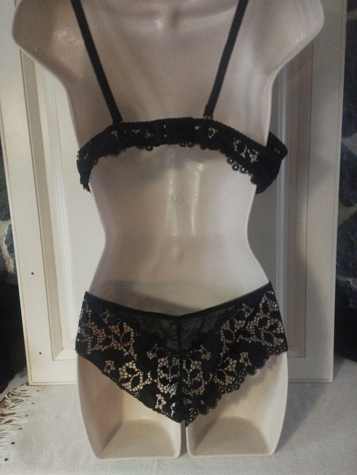 Ensemble de lingerie neuf 95C  et XL pour le bas - photo numéro 4