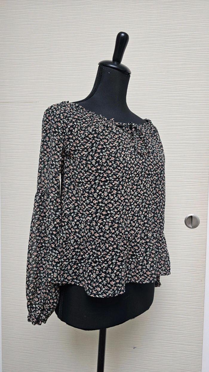 Blouse noire fleurs hollister - photo numéro 2