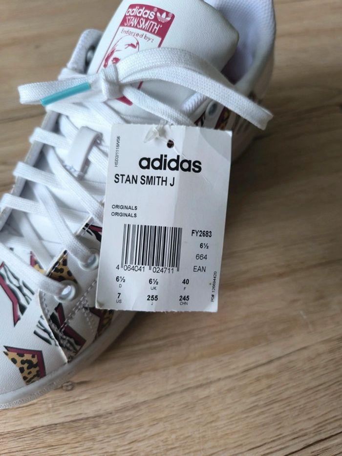 Basket mixte adidas Stan Smith à motifs pointure 40 neuves avec étiquette - photo numéro 15