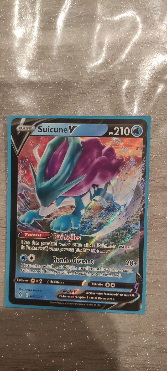 Carte Pokémon Suicune V 031/203  Épee et Bouclier Évolution céleste