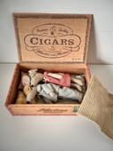 Mum & Dad in Cigar Box Maileg