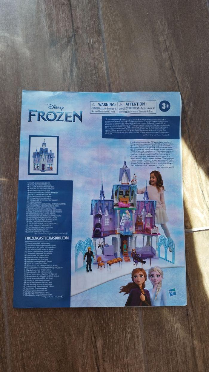 Château d'Arendelle Reine des Neiges Disney - photo numéro 8