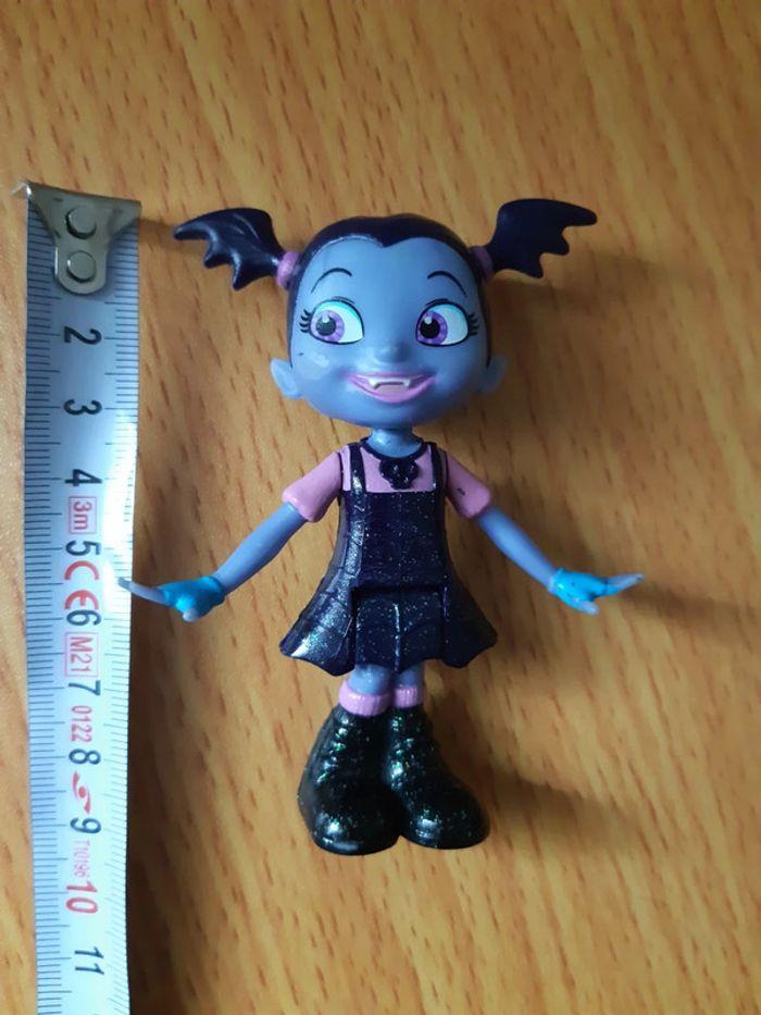 2 Figurines Vampirina - photo numéro 2