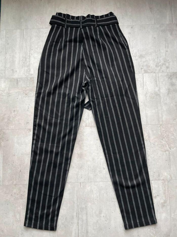 Pantalon habillé taille haute noir rayé blanc - photo numéro 3