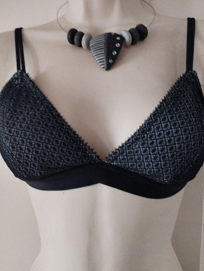 Ensemble de lingerie neuf . Triangle sans armatures taille S pour le haut et le bas. - photo numéro 2