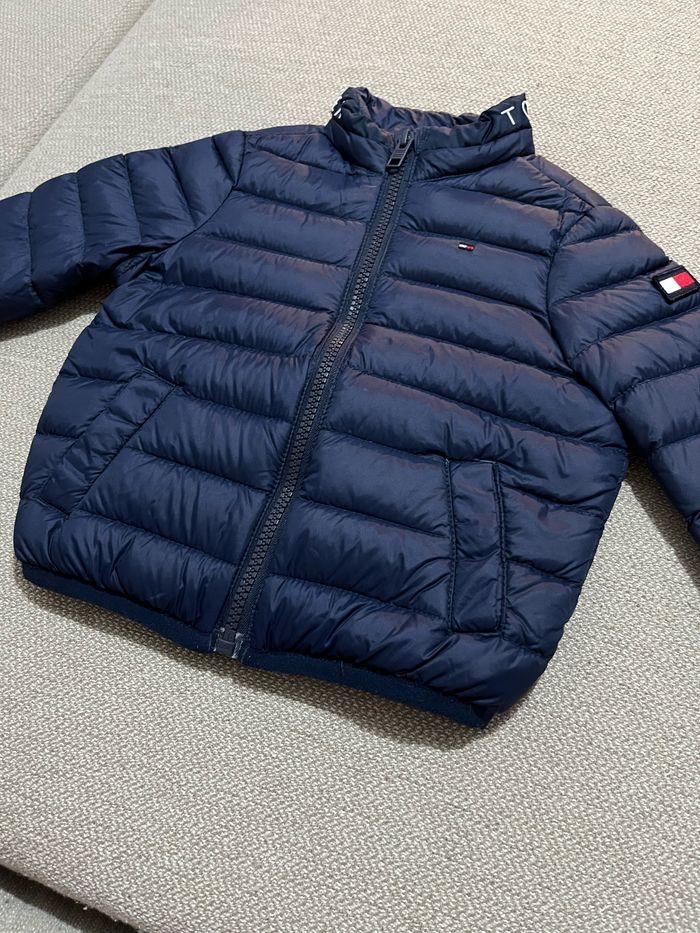 Doudoune Tommy Hilfiger comme neuve 9mois - photo numéro 2