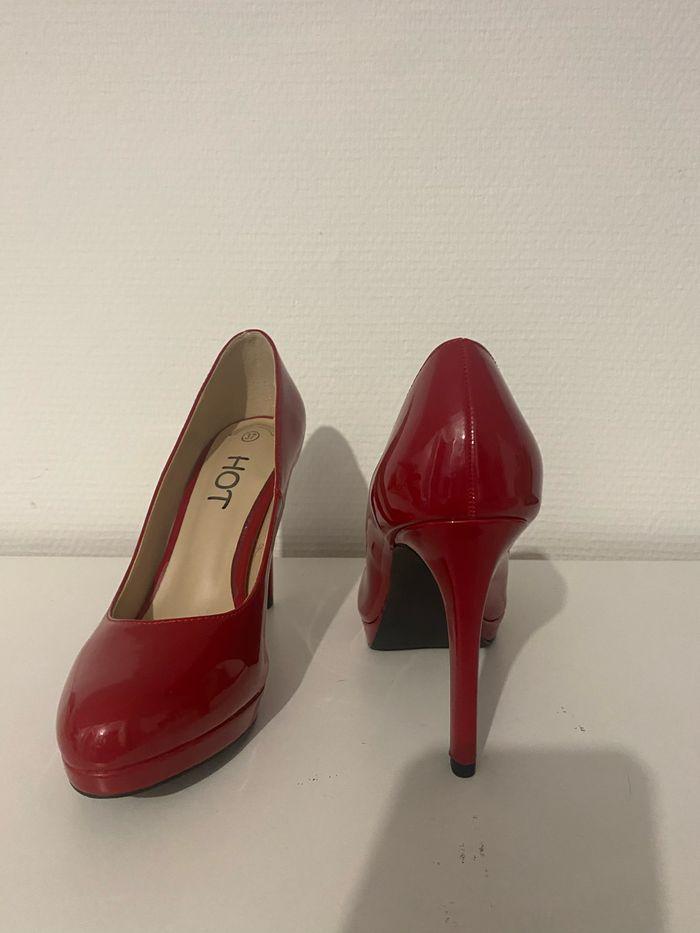 Chaussure rouge vernis - photo numéro 2