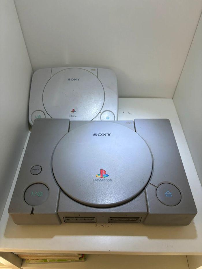 Lot consoles hs PlayStation 1 et Ps one loose - photo numéro 1