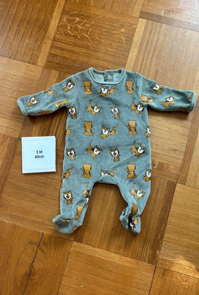 Lot de 10 pyjamas velours bébé 3 mois - photo numéro 2