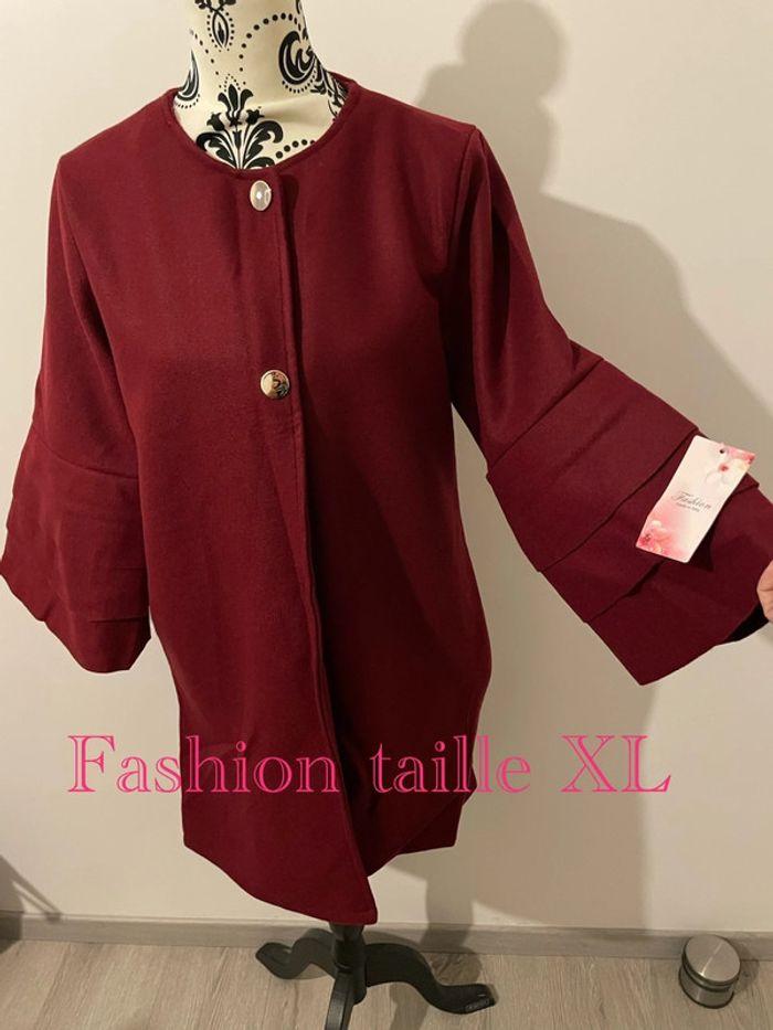 Manteau bordeaux col rond manches trompette neuf fashion taille XL - photo numéro 1