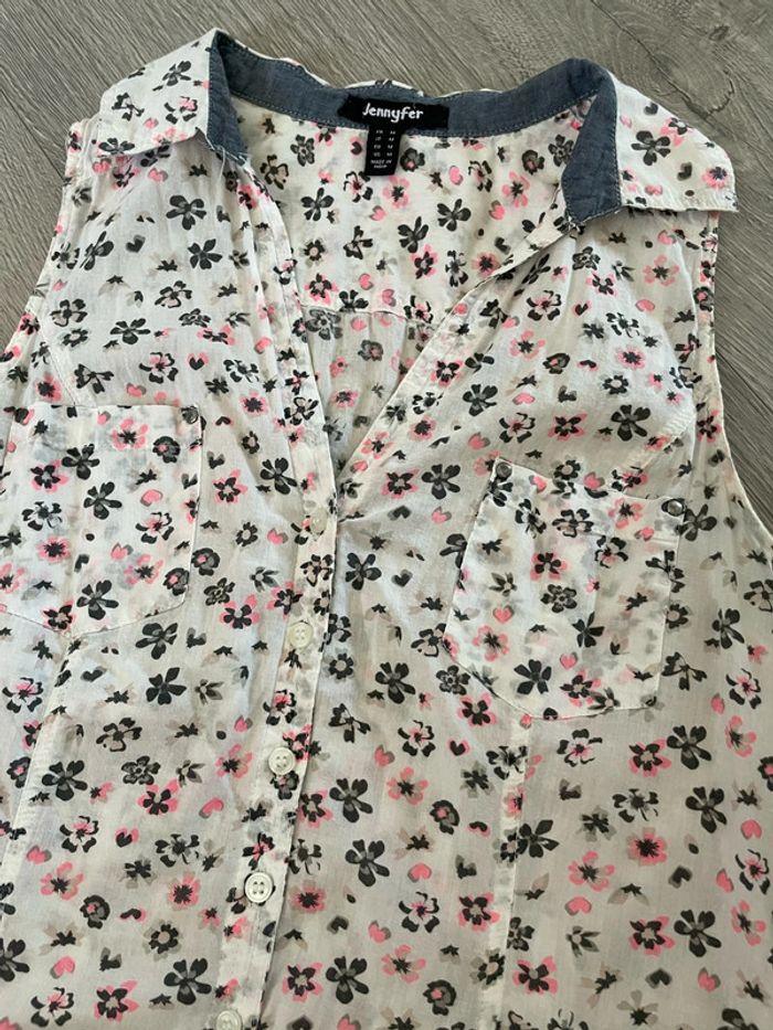 Chemise sans manches blanc à motifs fleurs rose gris noir noeud en bas Jennyfer taille M - photo numéro 2