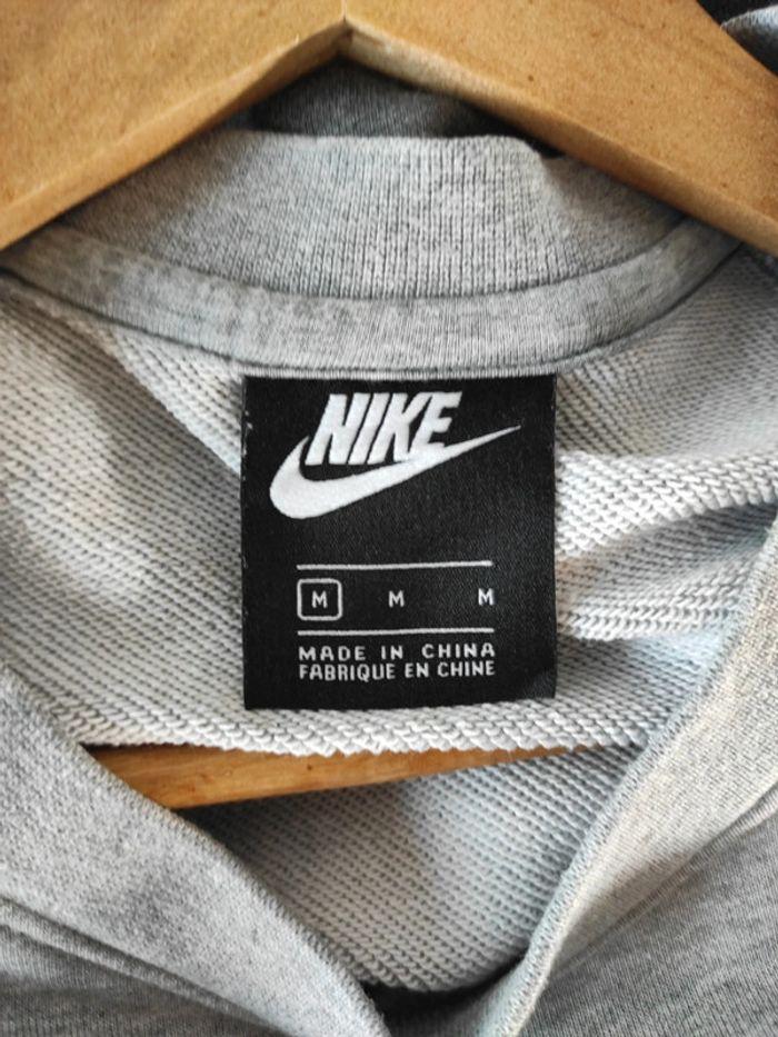 pull Nike gris taille M parfait état - photo numéro 3