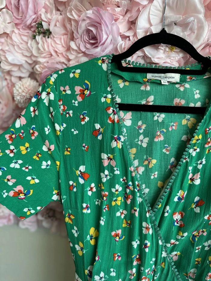 Robe La Petite Française, coupe portefeuille vert à motifs floraux  t40 - photo numéro 4