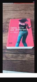 Livre cette fille est différente