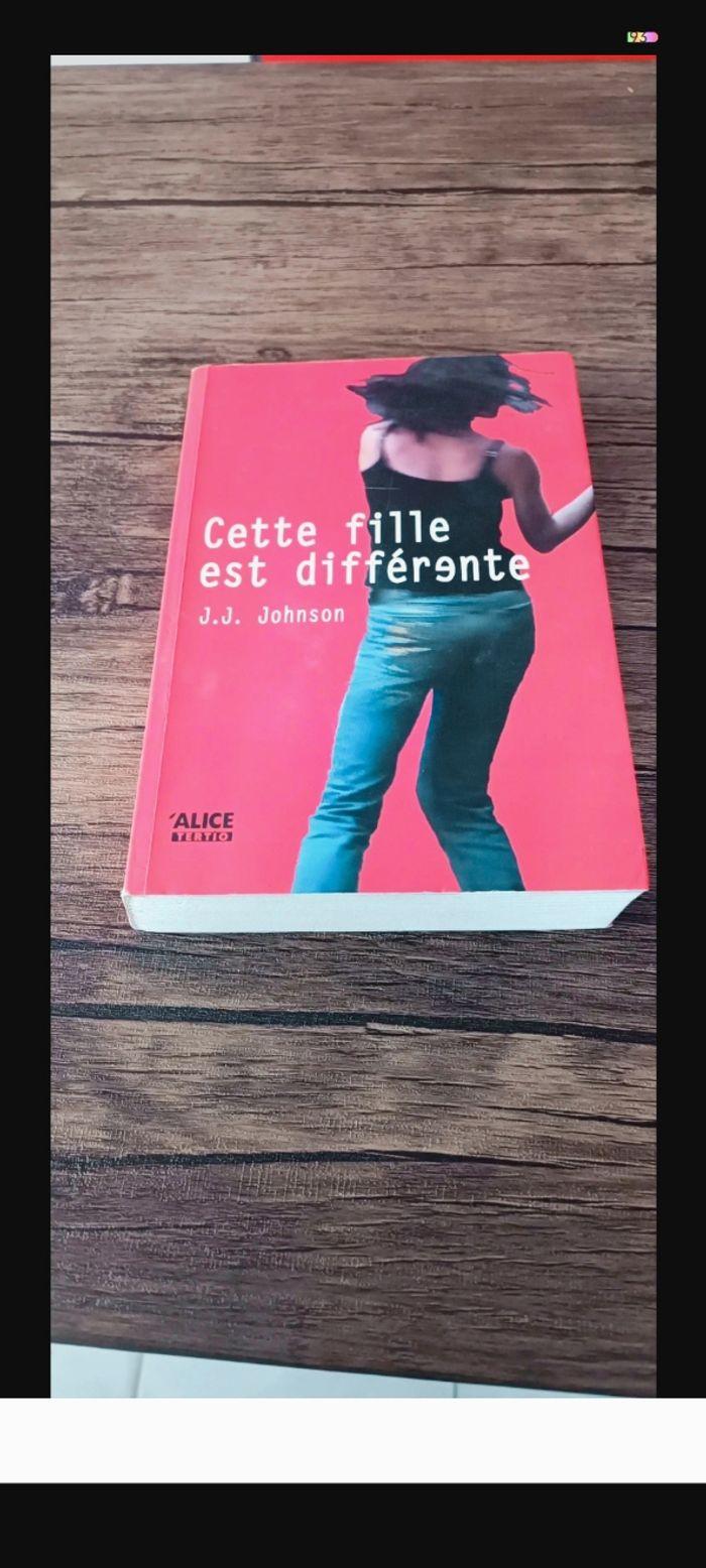 Livre cette fille est différente - photo numéro 1