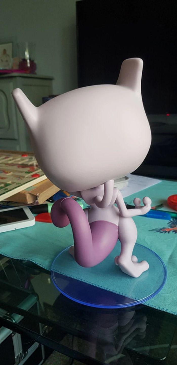 Funko pop jumbo Mewtwo - photo numéro 11