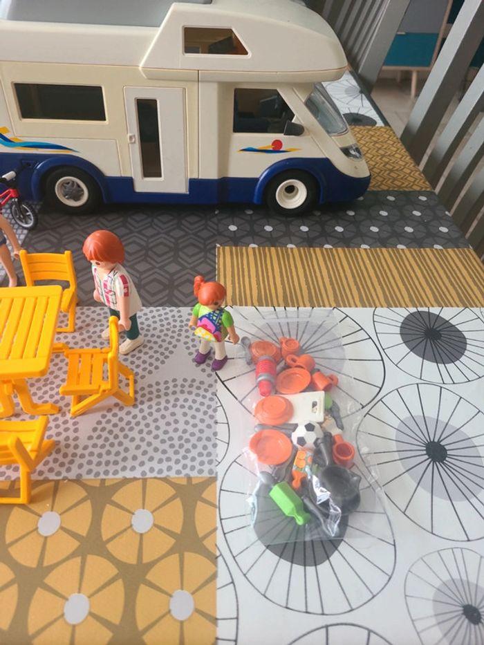 Camping car playmobil avec sa boite - photo numéro 3