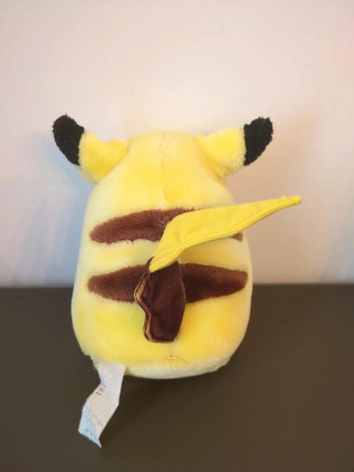 peluche pokémon Pikachu - photo numéro 2