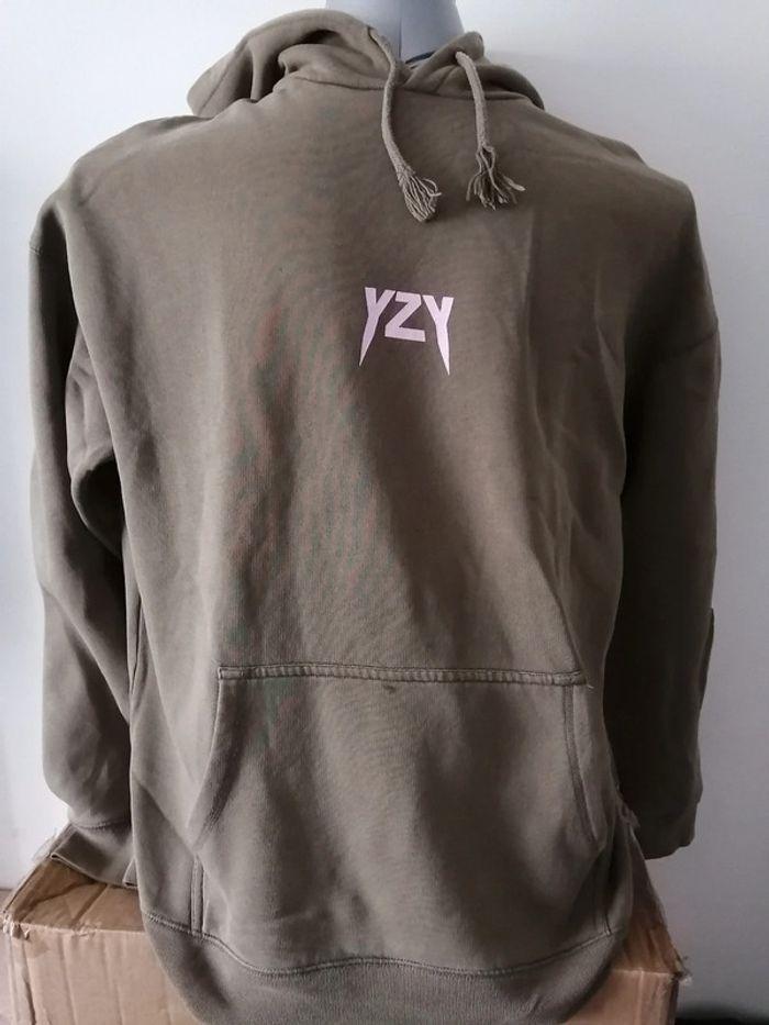 Pull yzyl taille L - photo numéro 2