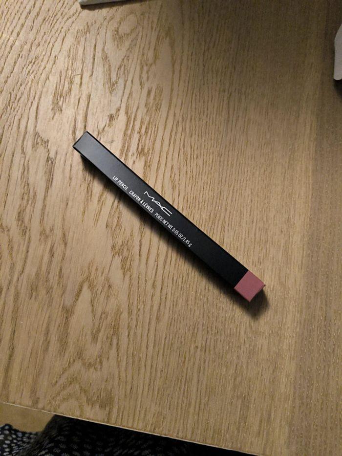 Crayon à lèvres MAC - photo numéro 1