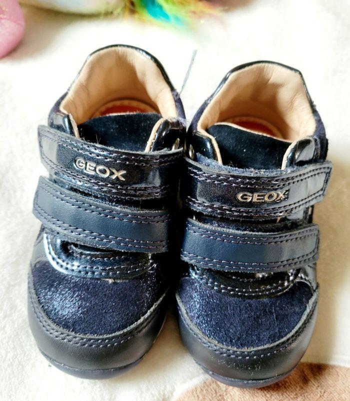 Adorable paire de baskets Geox - taille 20 - photo numéro 1