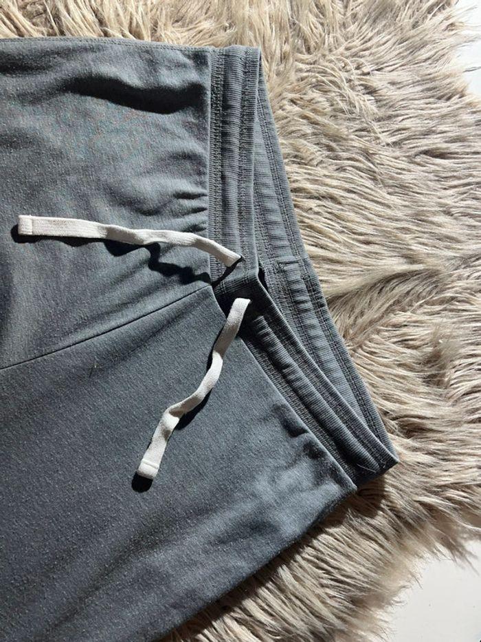 Pantalon de confort gris Kiabi taille L en très bon état - photo numéro 2