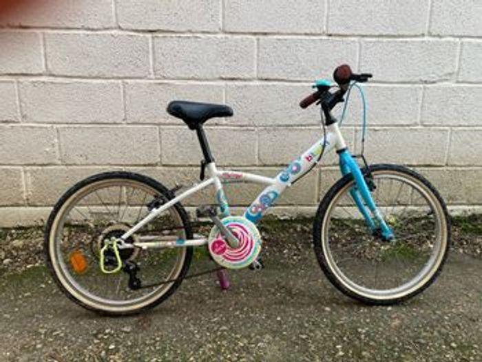 Vélo VTC fille 20 pouces 6-8 ans - photo numéro 1