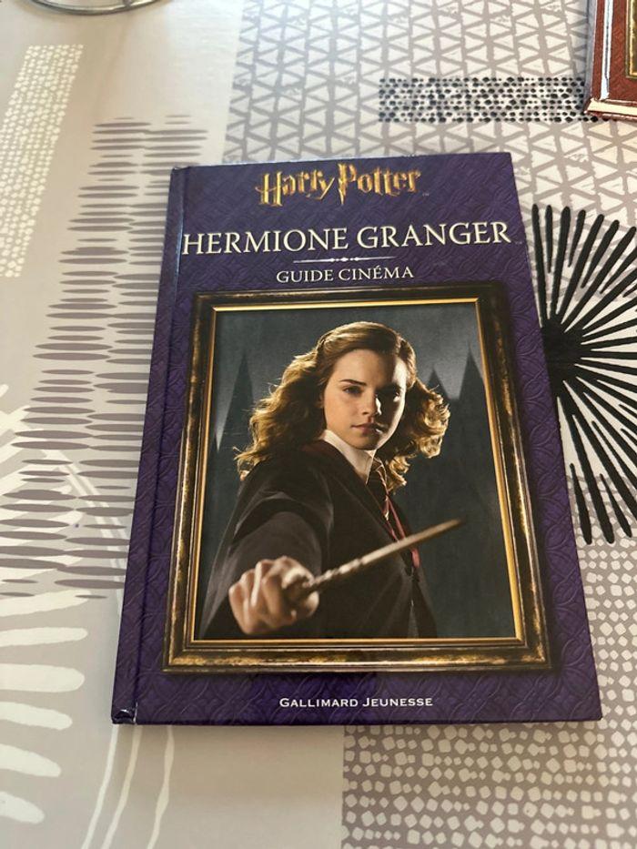 Hermione Granger livre guide cinéma - photo numéro 1