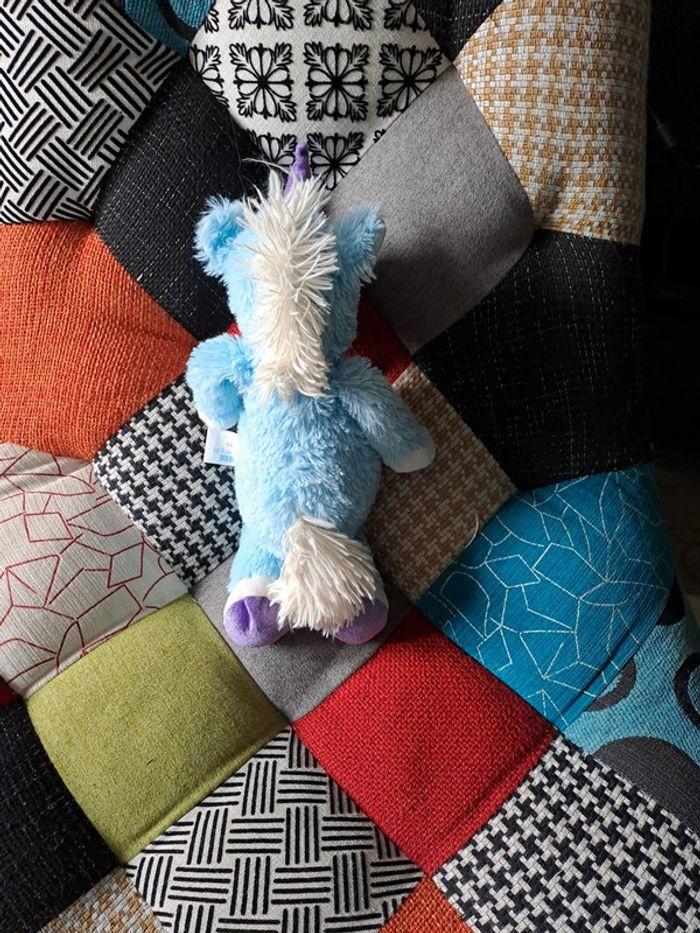 Licorne en peluche - photo numéro 3