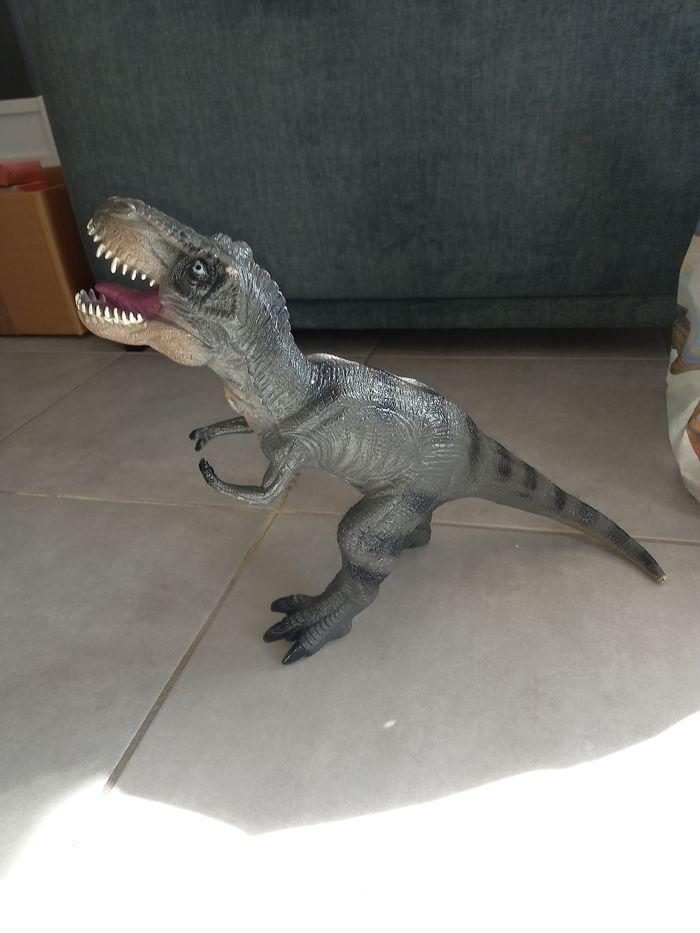 T rex 37 cm très bon état - photo numéro 2