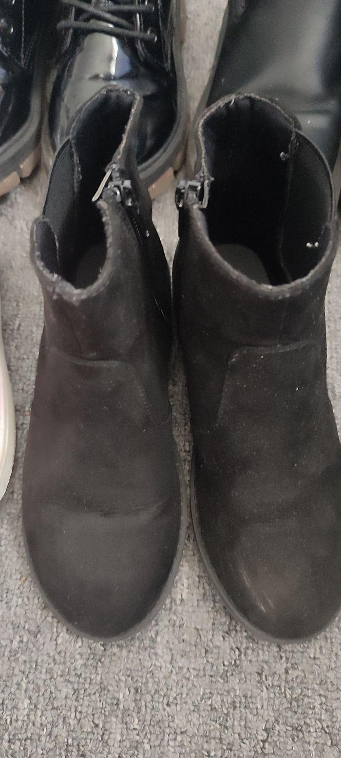 4 paires de bottines plus une paire de basket pour petite fille - photo numéro 7