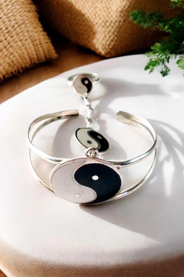 Magnifique bracelet avec bague ying et yang - photo numéro 1