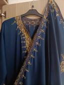 Caftan bleu roi/or avec sa cape