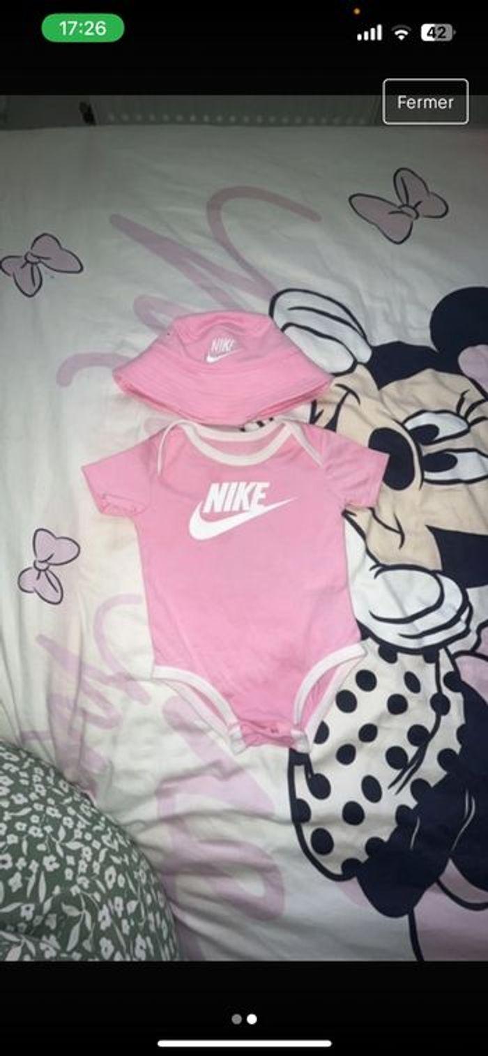 Enssemble nike bébé - photo numéro 1