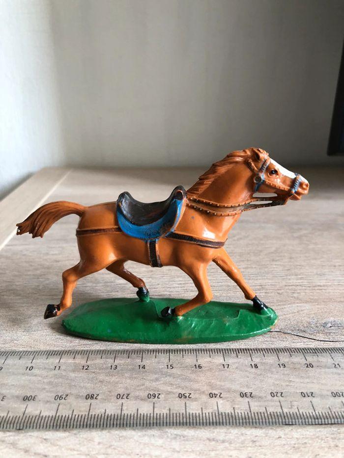 Ancien et très belle figurine cheval , JIM - photo numéro 1