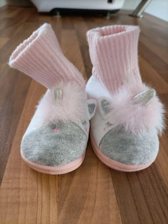 Chaussons licorne 20 🦄 - photo numéro 1