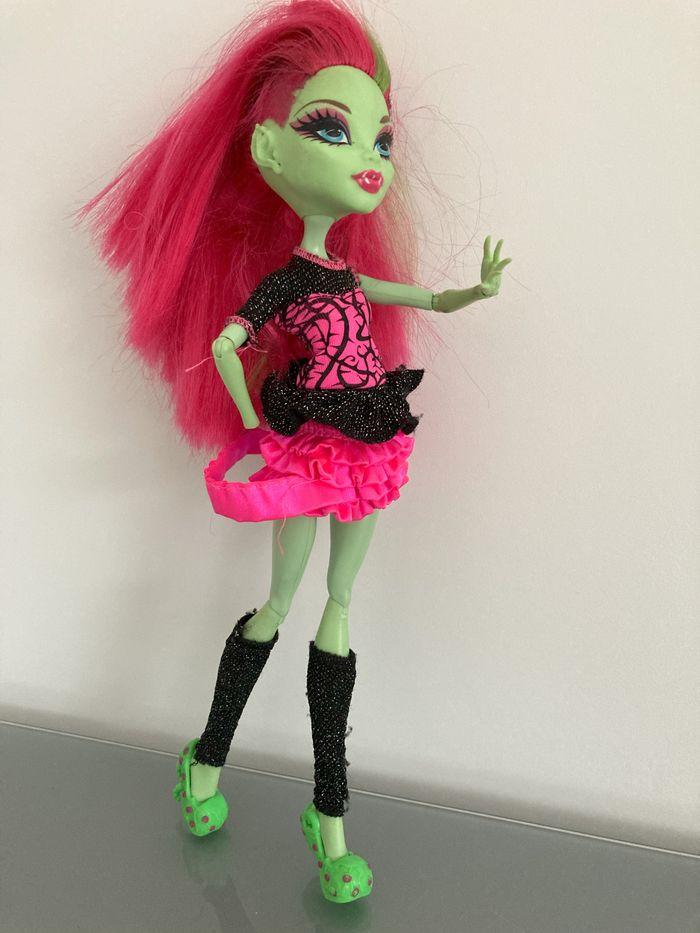 Poupée Monster High Ghouls Night Out Venus McFlyTrap - photo numéro 2