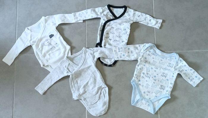 Lot de 3 pyjamas et 4 bodys - photo numéro 2