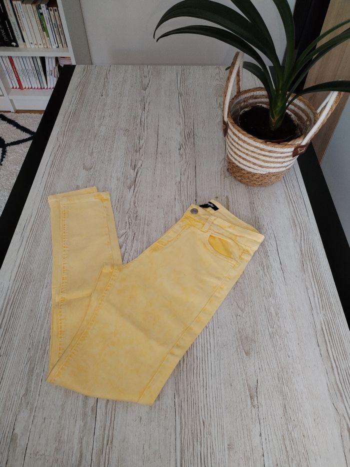 Jeans skinny jaune, Jennyfer, taille 34 - photo numéro 1