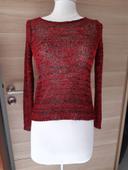 Pull rouge et noir maille