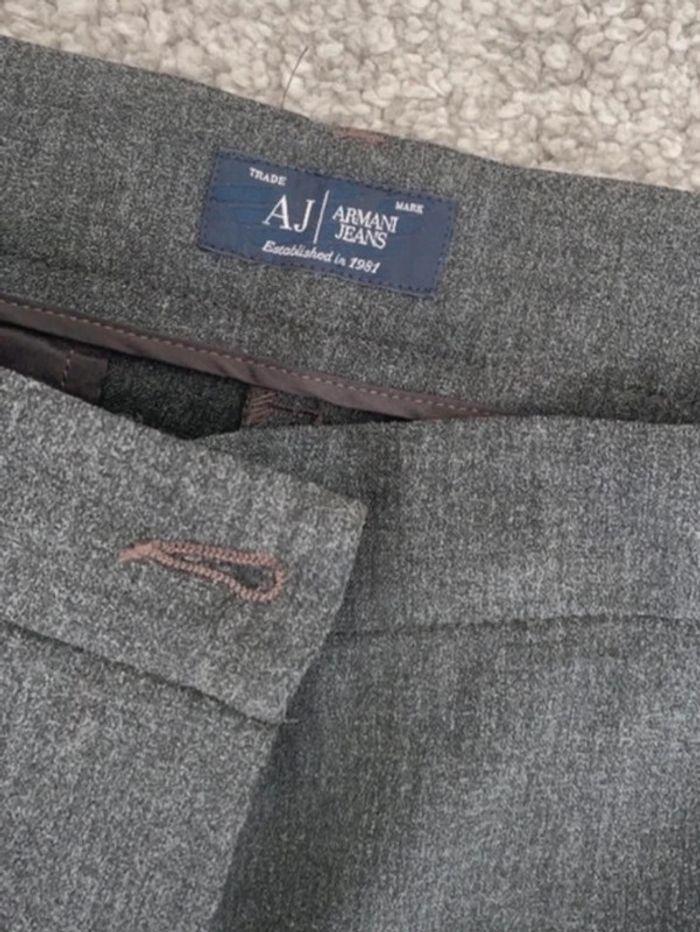 🔵 Pantalon à pince, Armani couleur gris très bon état taille 38 🔵 - photo numéro 5