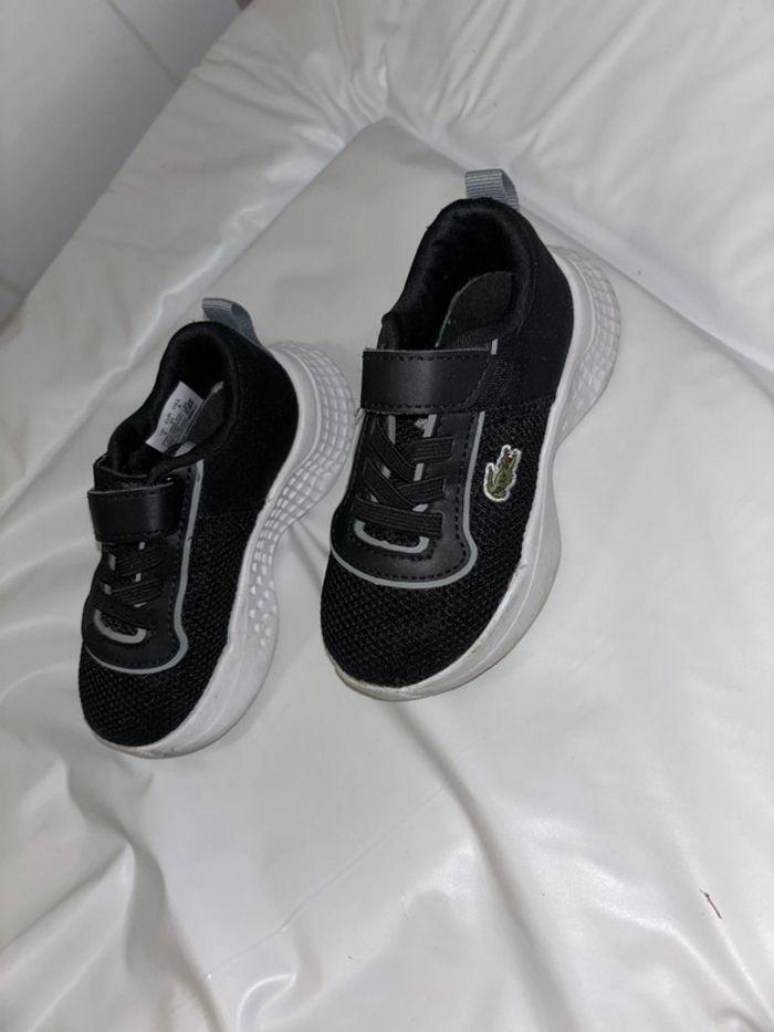 Paire de chaussure Lacoste T 21 - photo numéro 1