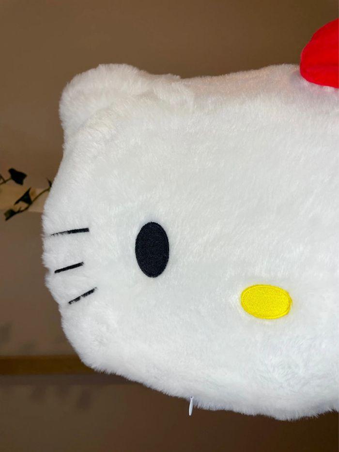 Peluche coussin Hello Kitty grande taille - photo numéro 8