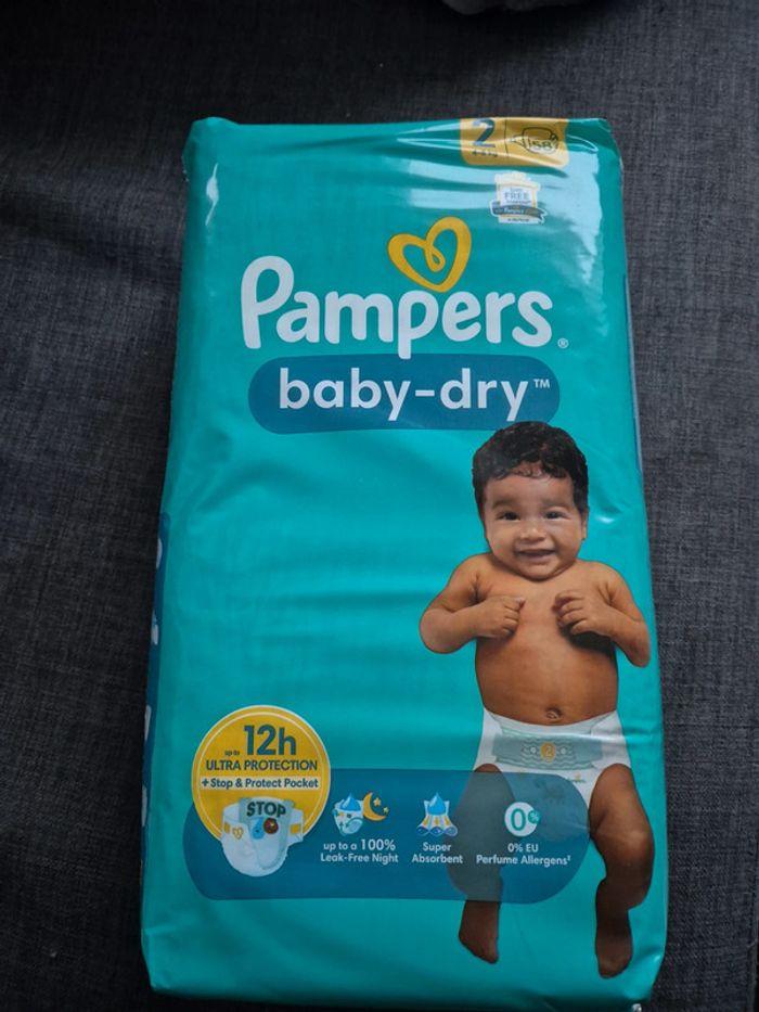 Vend paquet de couches pampers baby-dry taille 2 - photo numéro 1