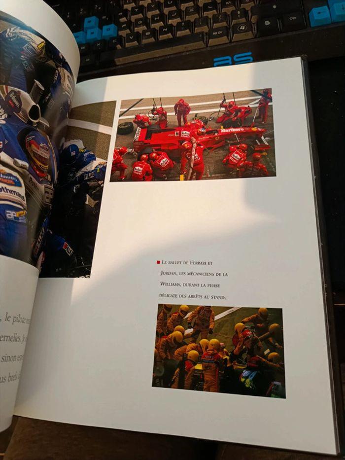 livre “Jacques Villeneuve - Portrait d’un champion” par Cédric Daetwyler - photo numéro 3