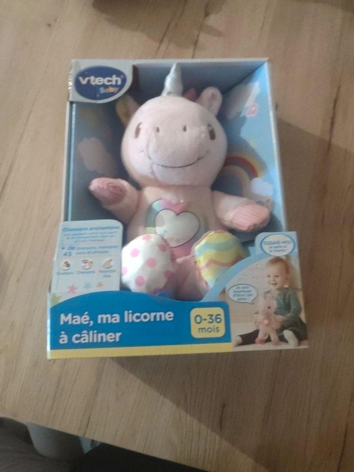 Maé la licorne a câliner vtech