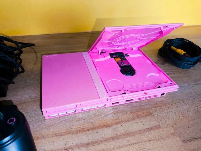 Console ps2 slim rose rare - photo numéro 1