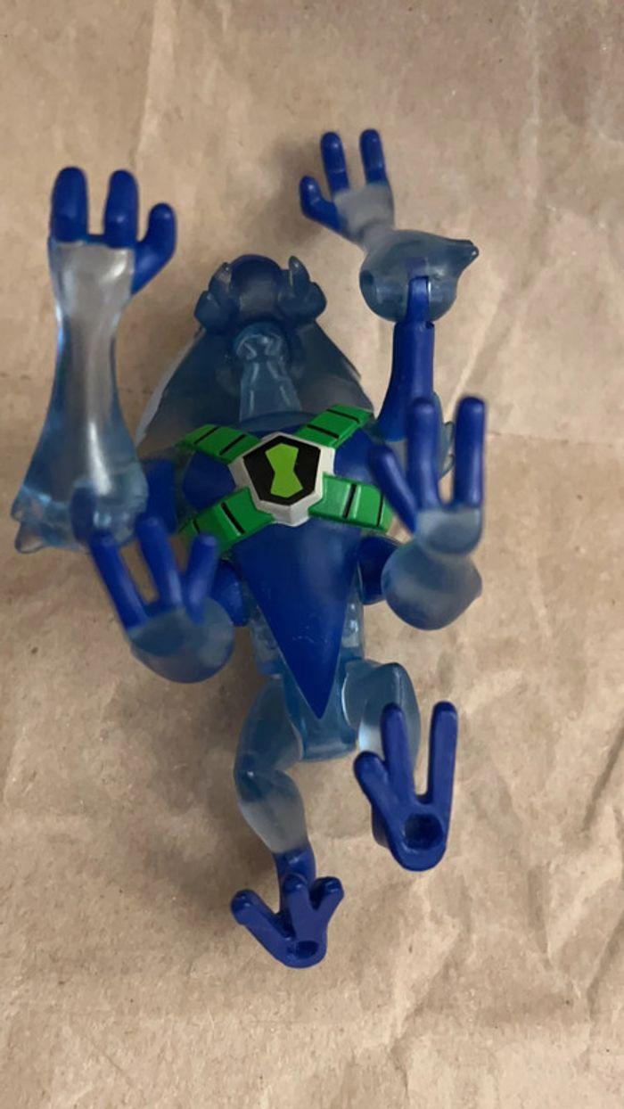 Bandai 2012 - Ben 10- Rare figurine Ben 10 omniverse spider monkey  translucide 10cm - photo numéro 13