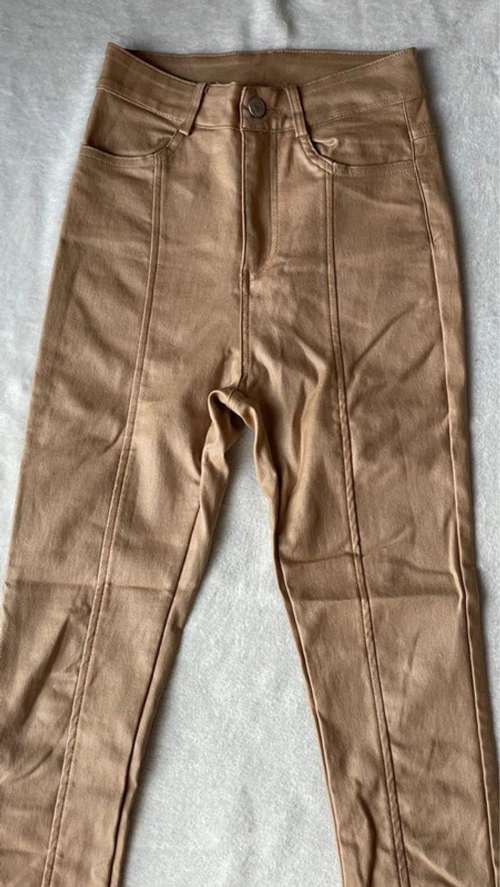 Pantalon simili cuir marron slim - photo numéro 4