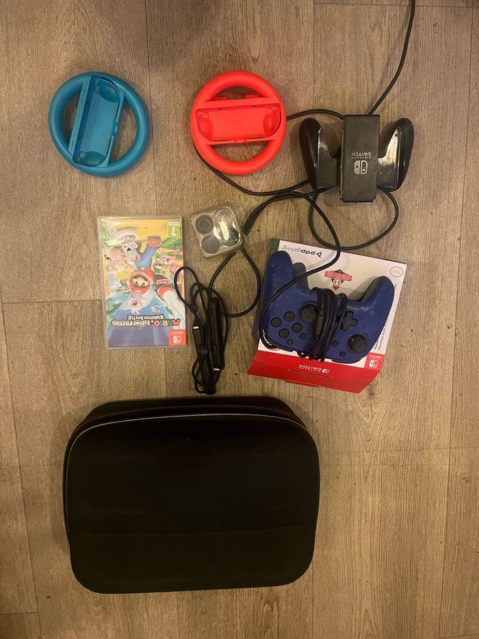 Switch + accessoires - photo numéro 2